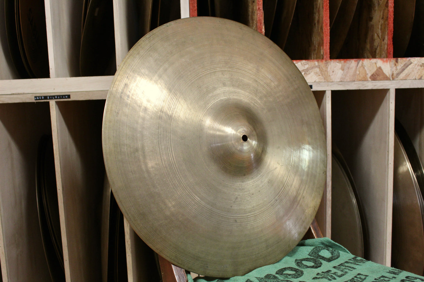 1940-50s A. Zildjian 18" Transition Stamp "Medium Ride" 1317g