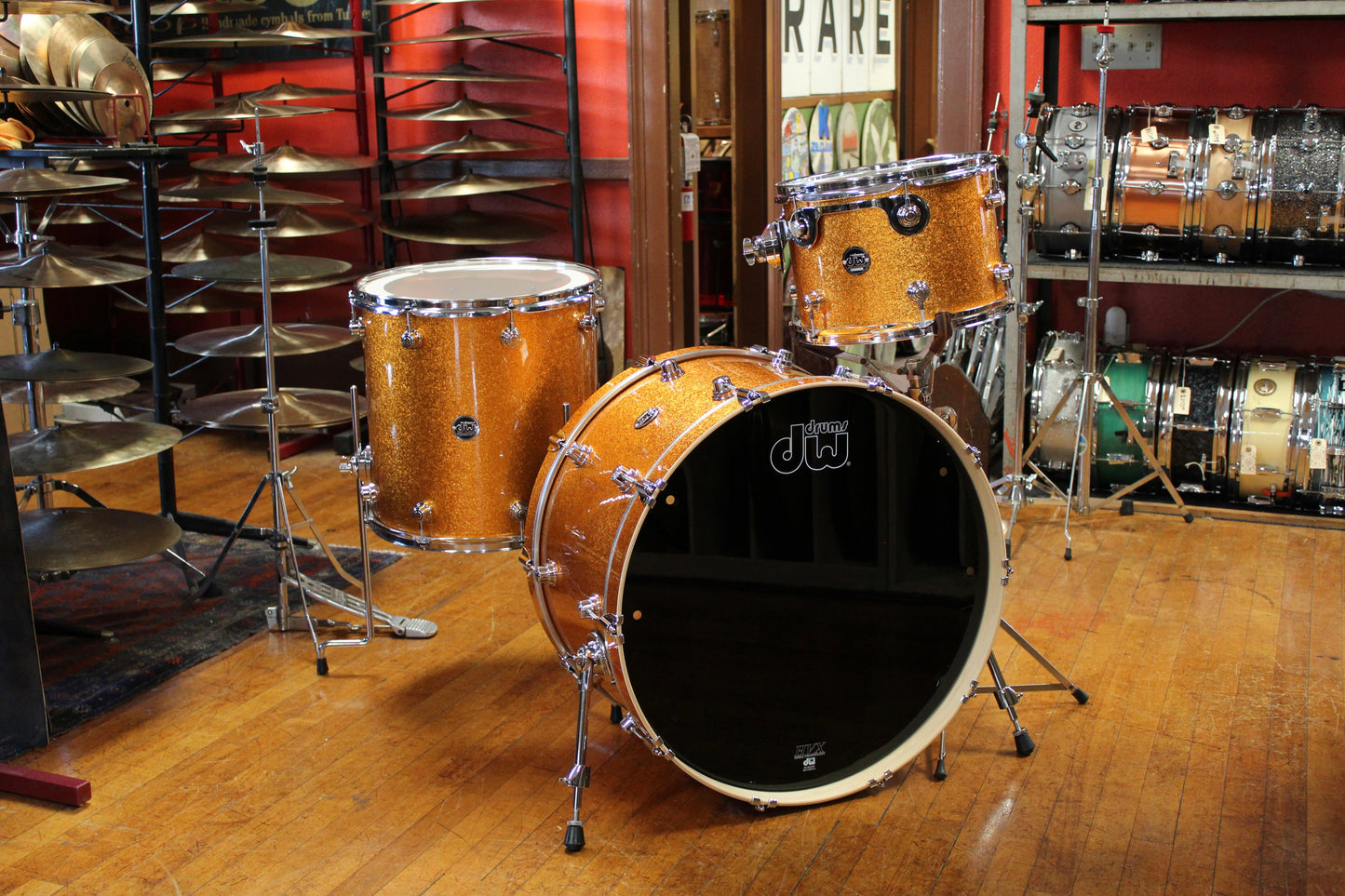 DW Performance Series in Gold Sparkle 14x24 9x13 16x16