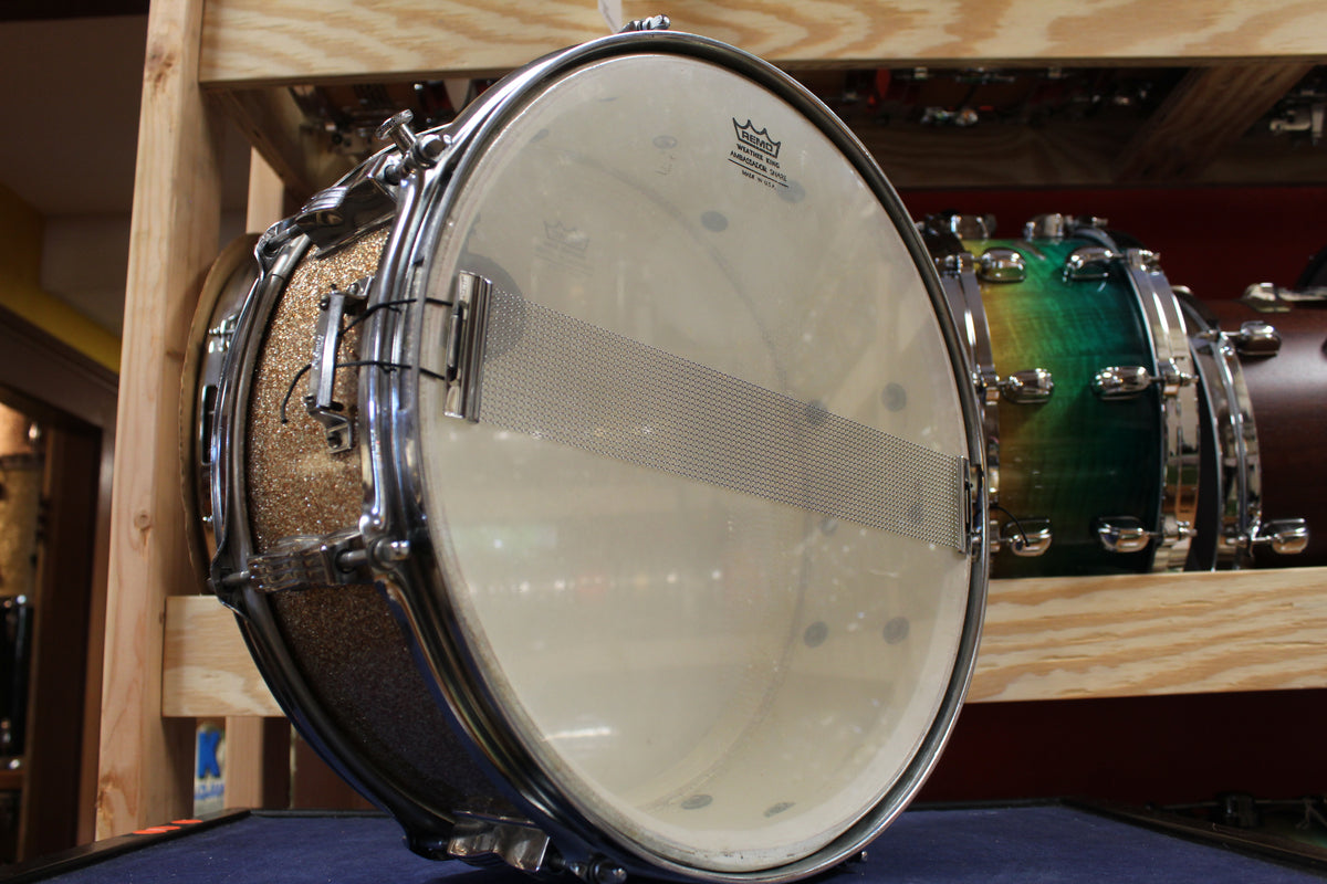1960s Ludwig 5.5x14 Jazz Festival Snare Drum in Sparkling Champagne Pearl