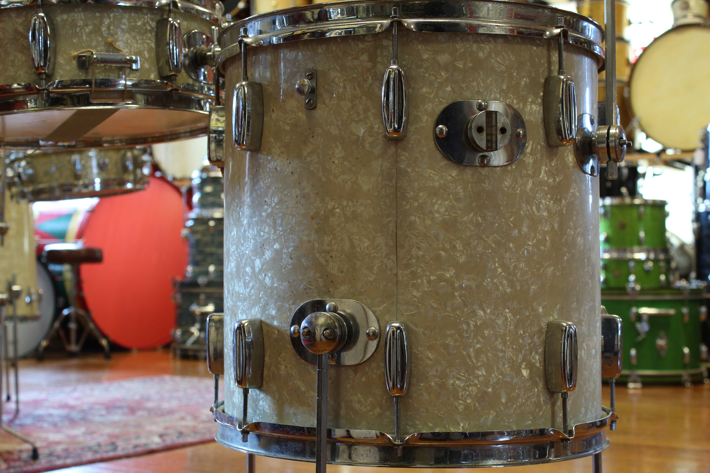1950s Rogers Astoria Cocktail Kit in White Marine Pearl 16x16 5x14