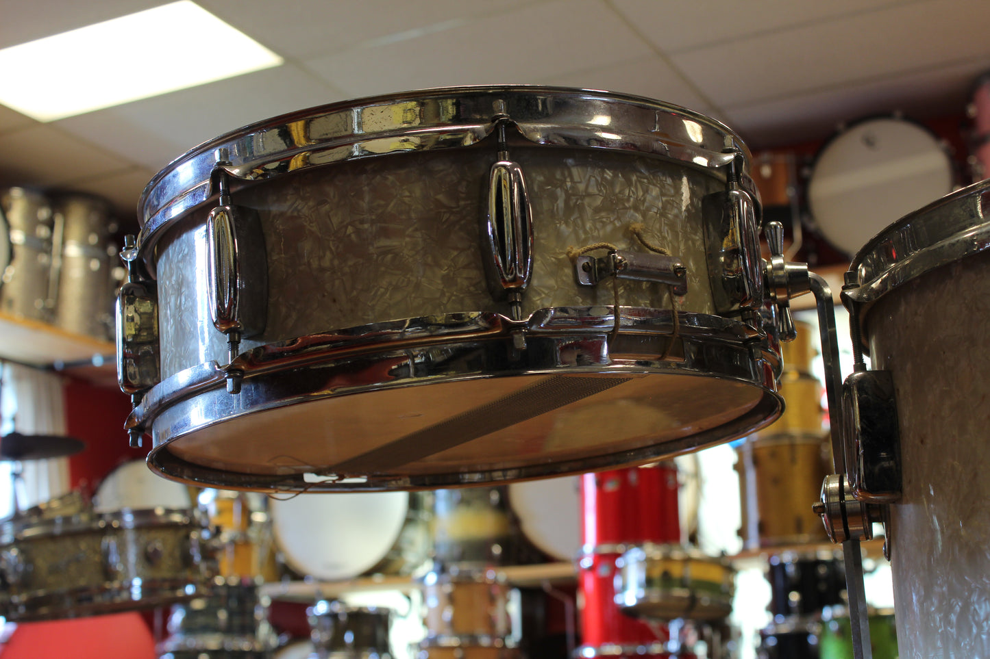 1950s Rogers Astoria Cocktail Kit in White Marine Pearl 16x16 5x14