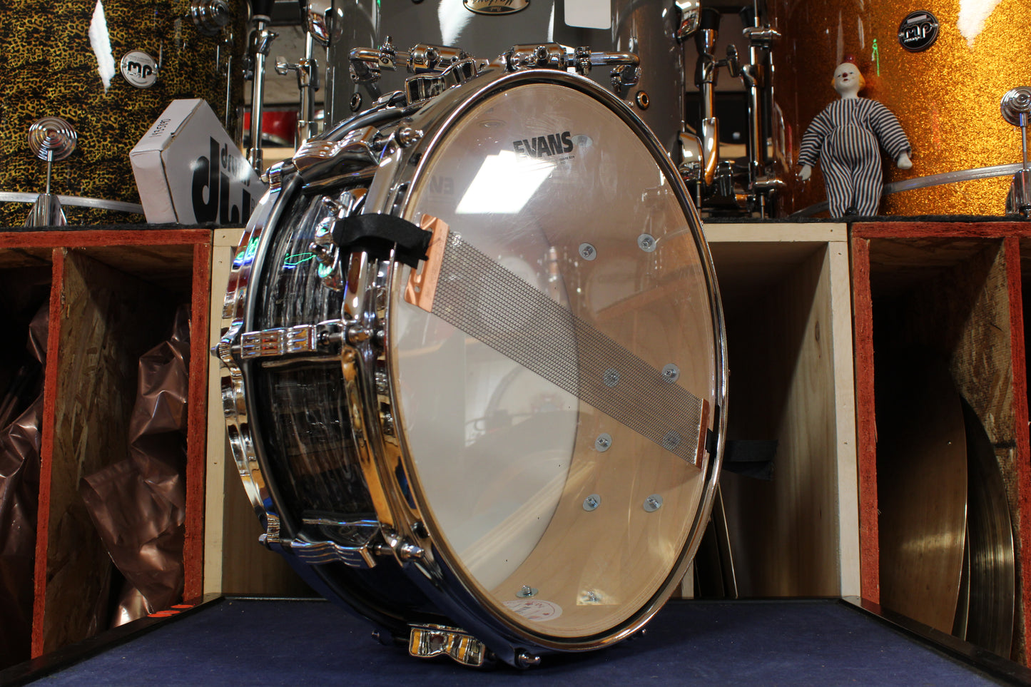 Ludwig 5x14 Classic Maple Snare Drum in Black Oyster Pearl