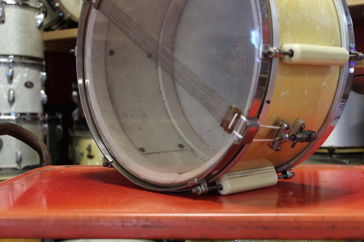 1944 Ludwig 6.5"x14" Victory Snare Drum in White Marine Pearl
