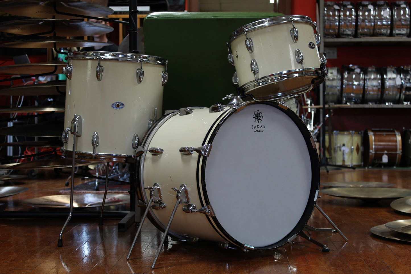 1970s Slingerland Modern Jazz in White Gloss 14x18 14x14 8x12