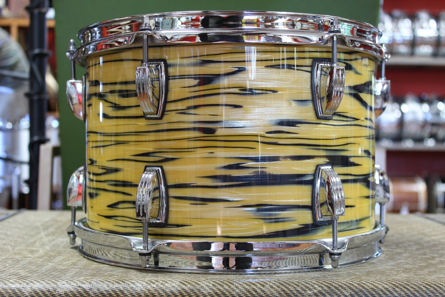 2023 Ludwig Classic Maple 8x12 Tom Tom in Lemon Oyster
