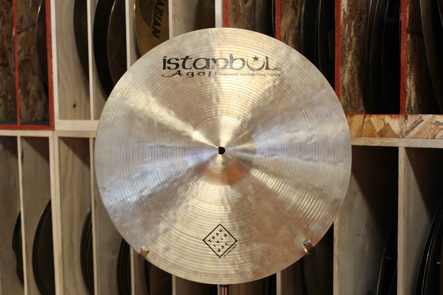 Istanbul Agop 18" Traditional Dark Crash Cymbal 1390g - Used