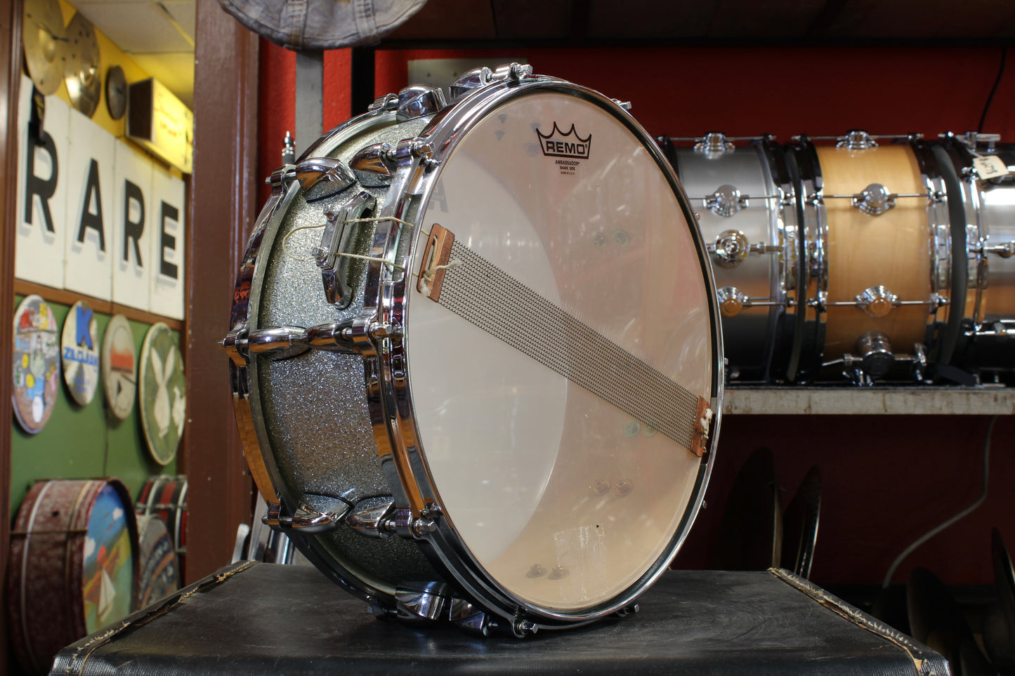 Yamaha 5.5x14 Maple Custom Absolute Snare Drum in Silver Sparkle