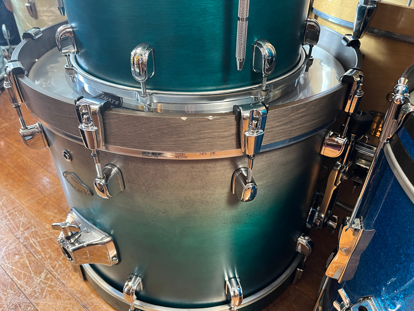 Tama Starclassic Walnut Birch Outfit in Satin Sapphire Fade 14x20 8x12 14x14