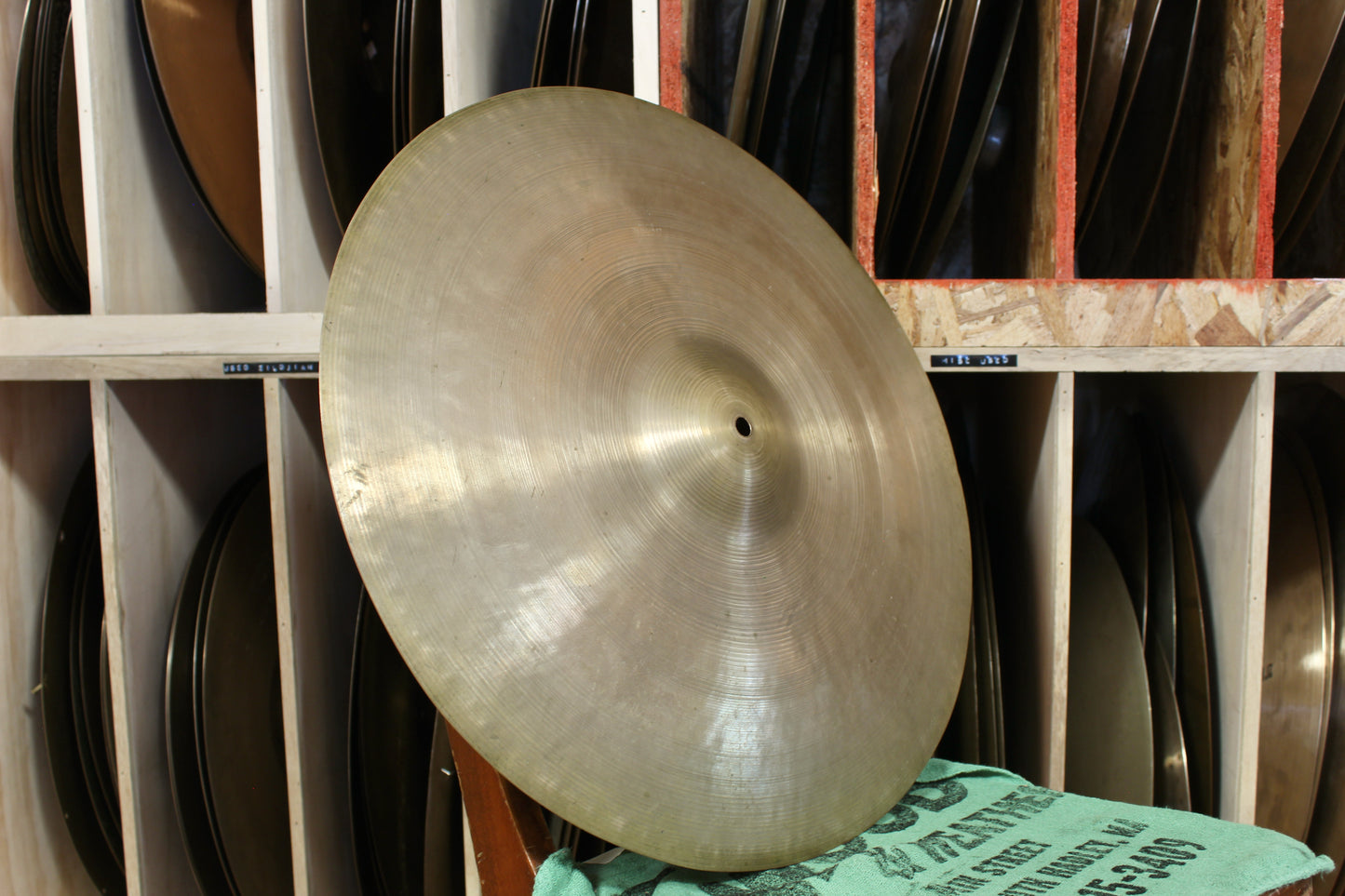 1940-50s A. Zildjian 19" Transition Stamp Crash 1253g