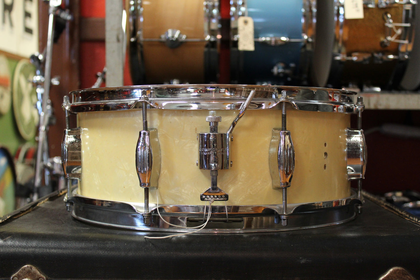 1960's Camco Orchestra Tuxedo Snare Drum in White Marine Pearl 5"x14"