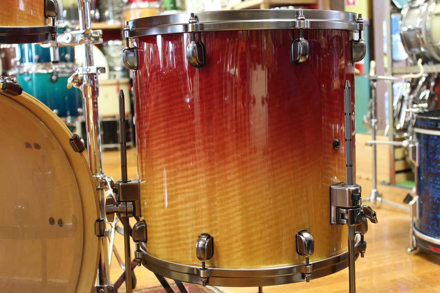 Tama Starclassic Maple in Violet Fade Movingui 16x22 16x16 8x12 7x10