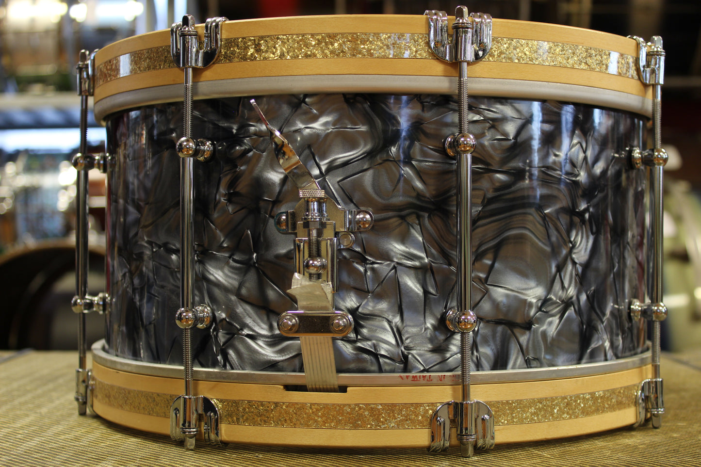 Joe Montineri Custom Drums 7"x14" Vintage Mahogany in Black Diamond Pearl