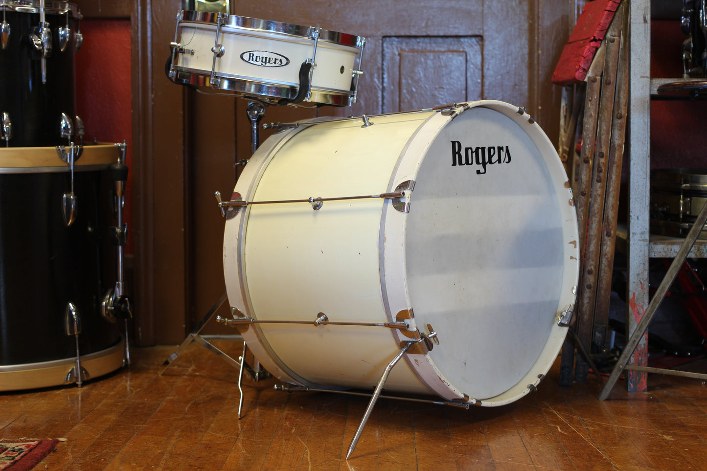 1960's Rogers Classmate Outfit in White Lacquer 4"x13" 14"x20"