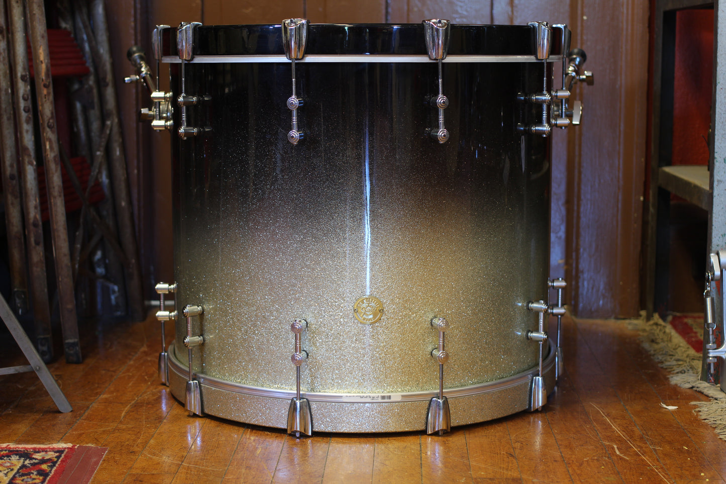 Gretsch New Classic 18"x22" Bass Drum in Silver and Black Sparkle Burst