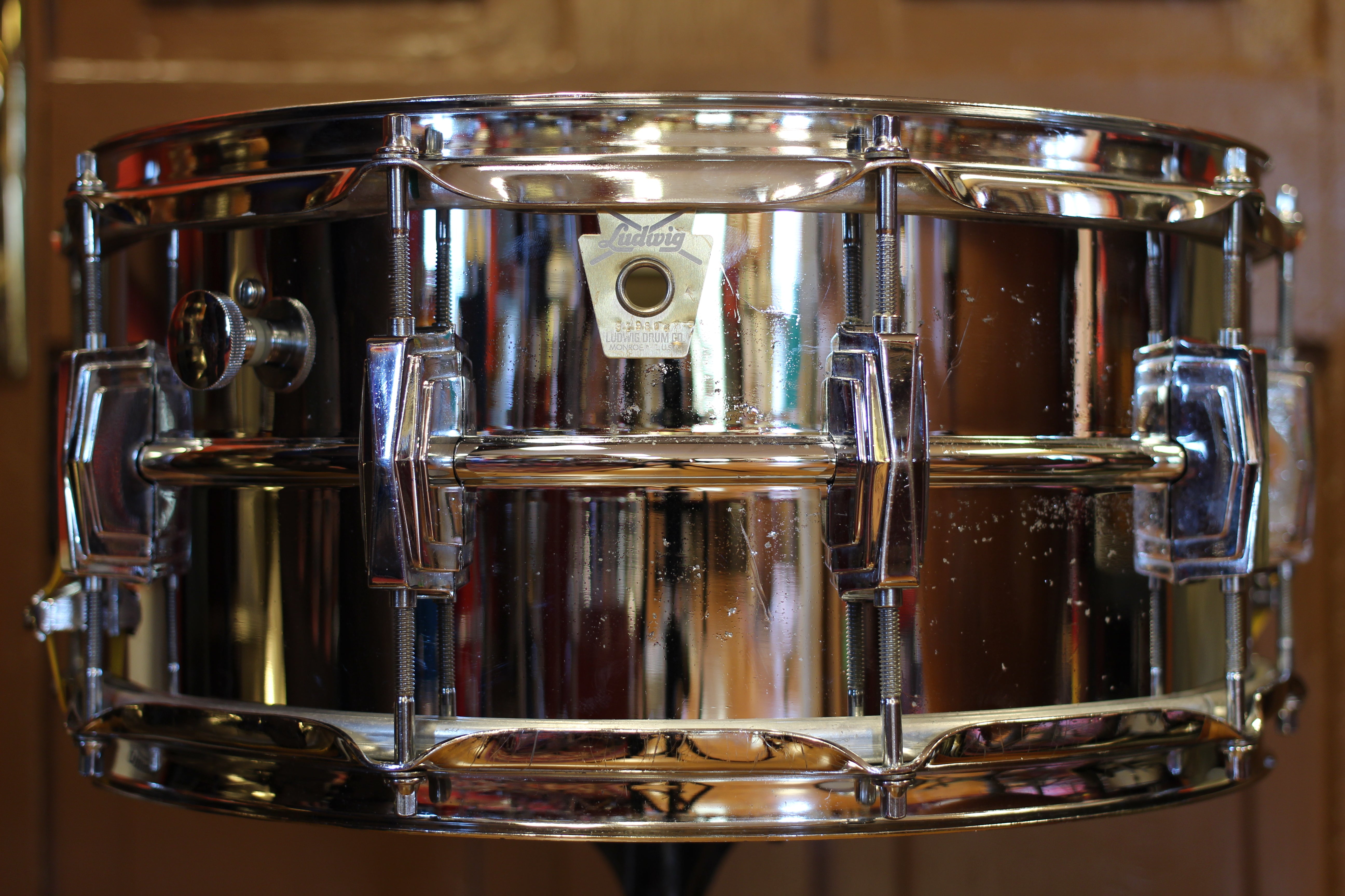 全ての Ludwig Supraphonic ビンテージスネア 14x6.5 LM402 スネア