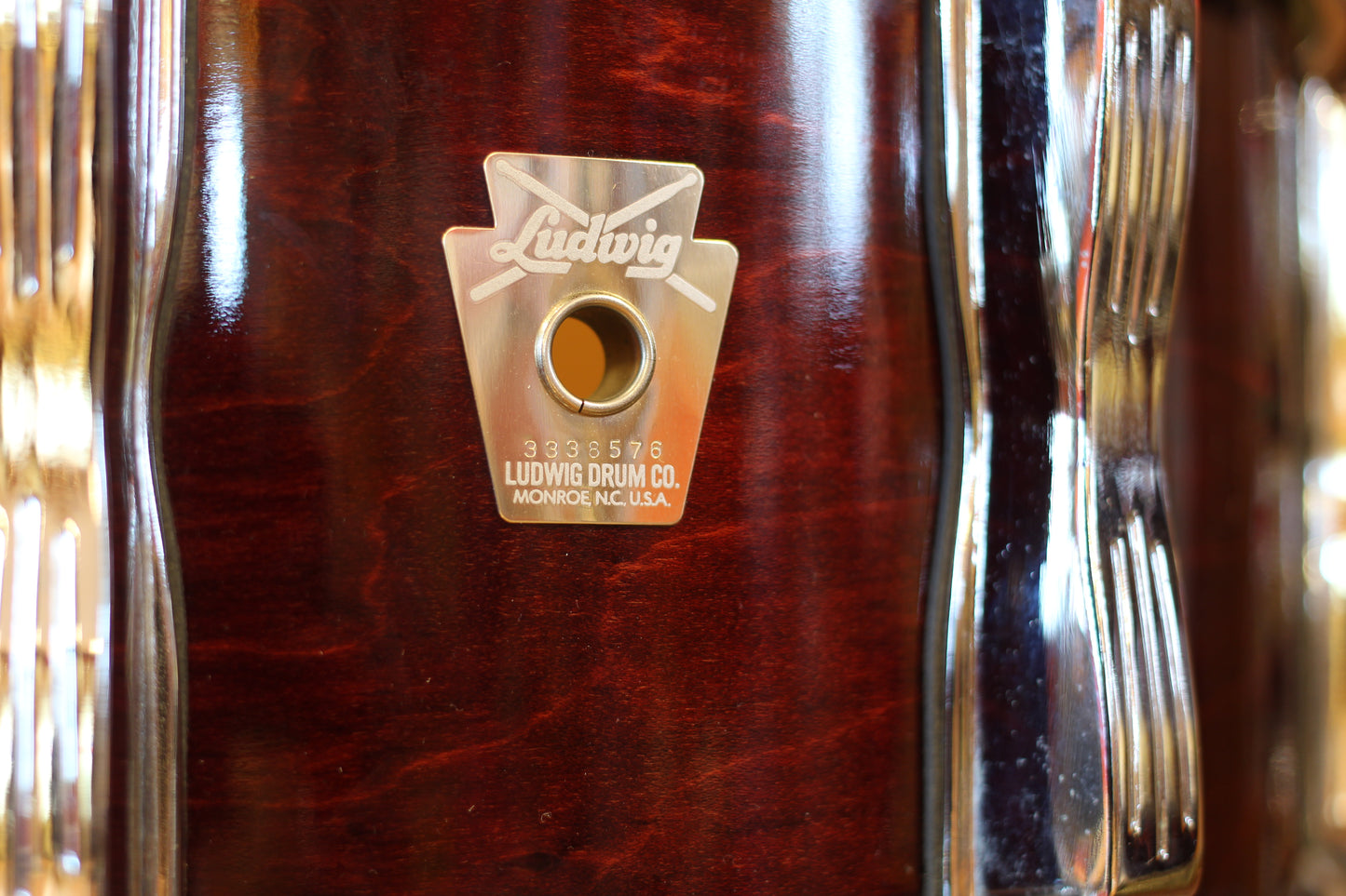 1997 Ludwig Classic Maple Snare Drum 6.5"x14" in Natural Mahogany