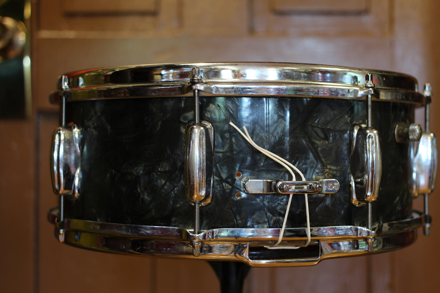 1960's Slingerland Radioking 5.5"x14" Solid Shell Snare Drum in Black Diamond Pearl