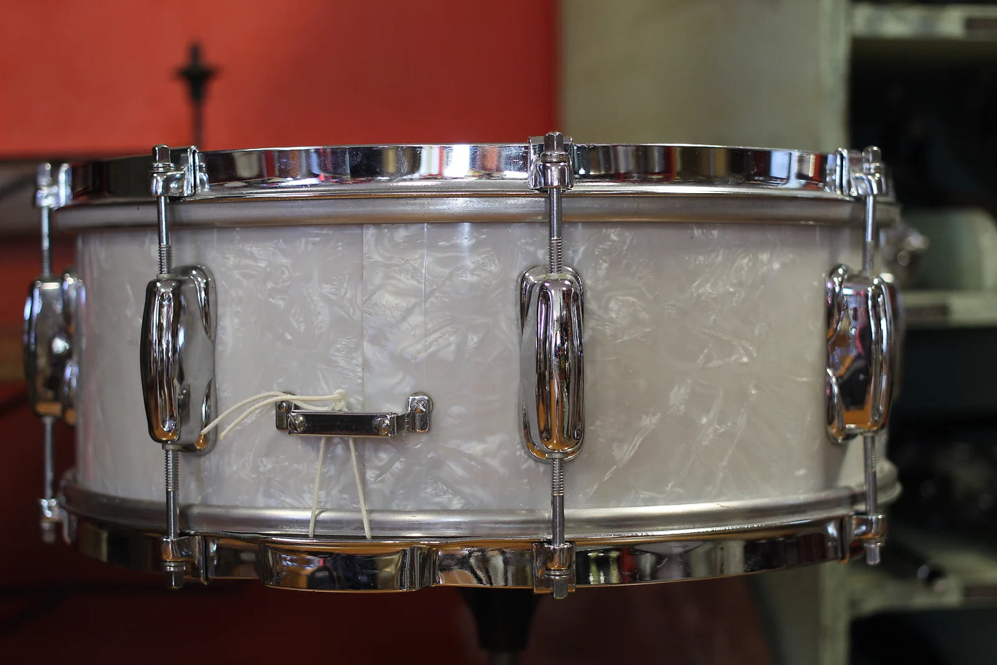 1962 Slingerland 5.5"X14" Student Model Snare Drum in White Marine Pearl