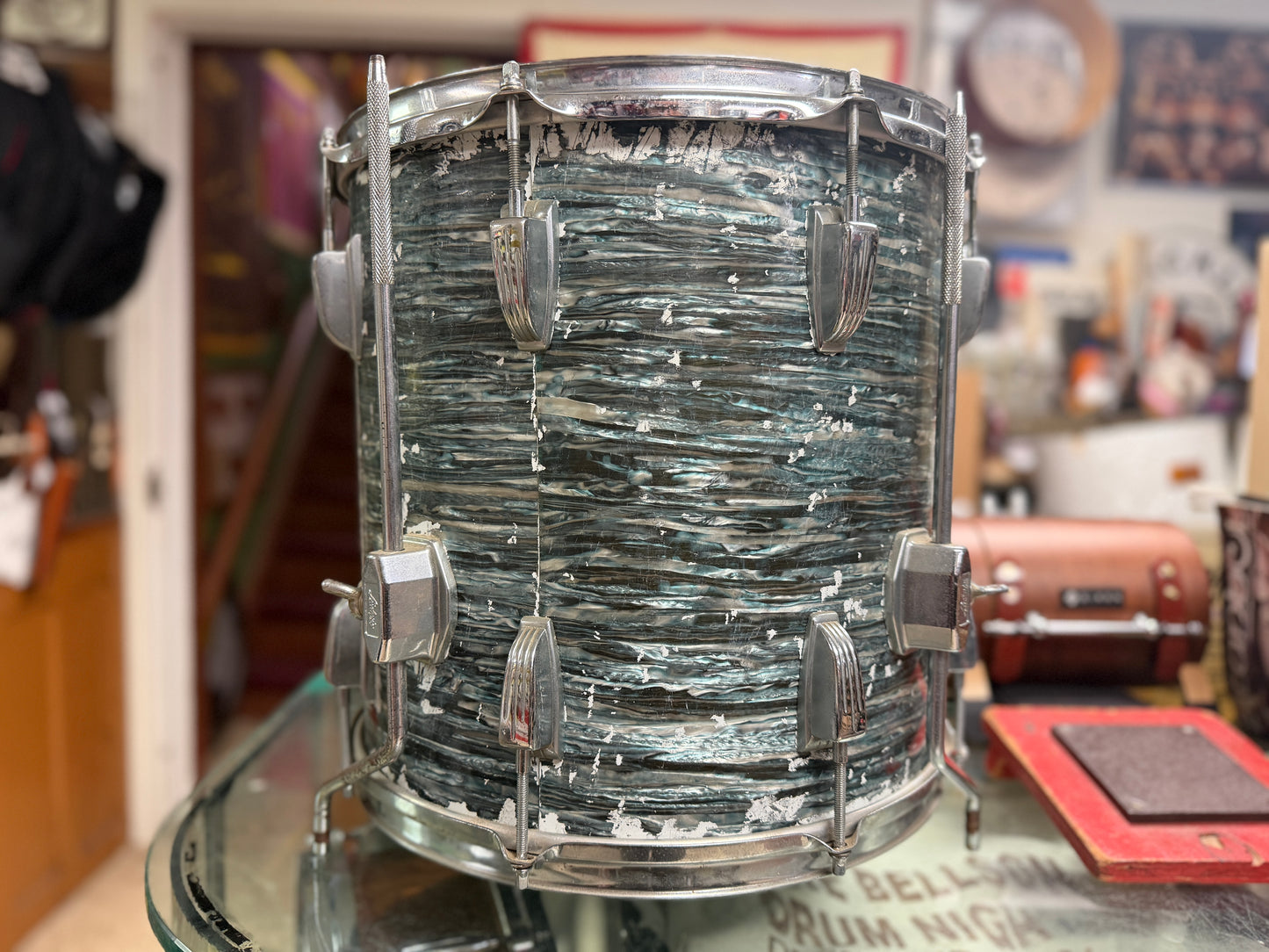 1960s Ludwig 14x14 Floor Tom in Oyster Blue Pearl