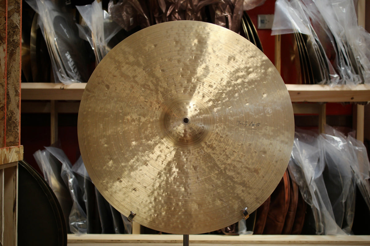 Timothy Roberts 22" Landmark Ride 2409g
