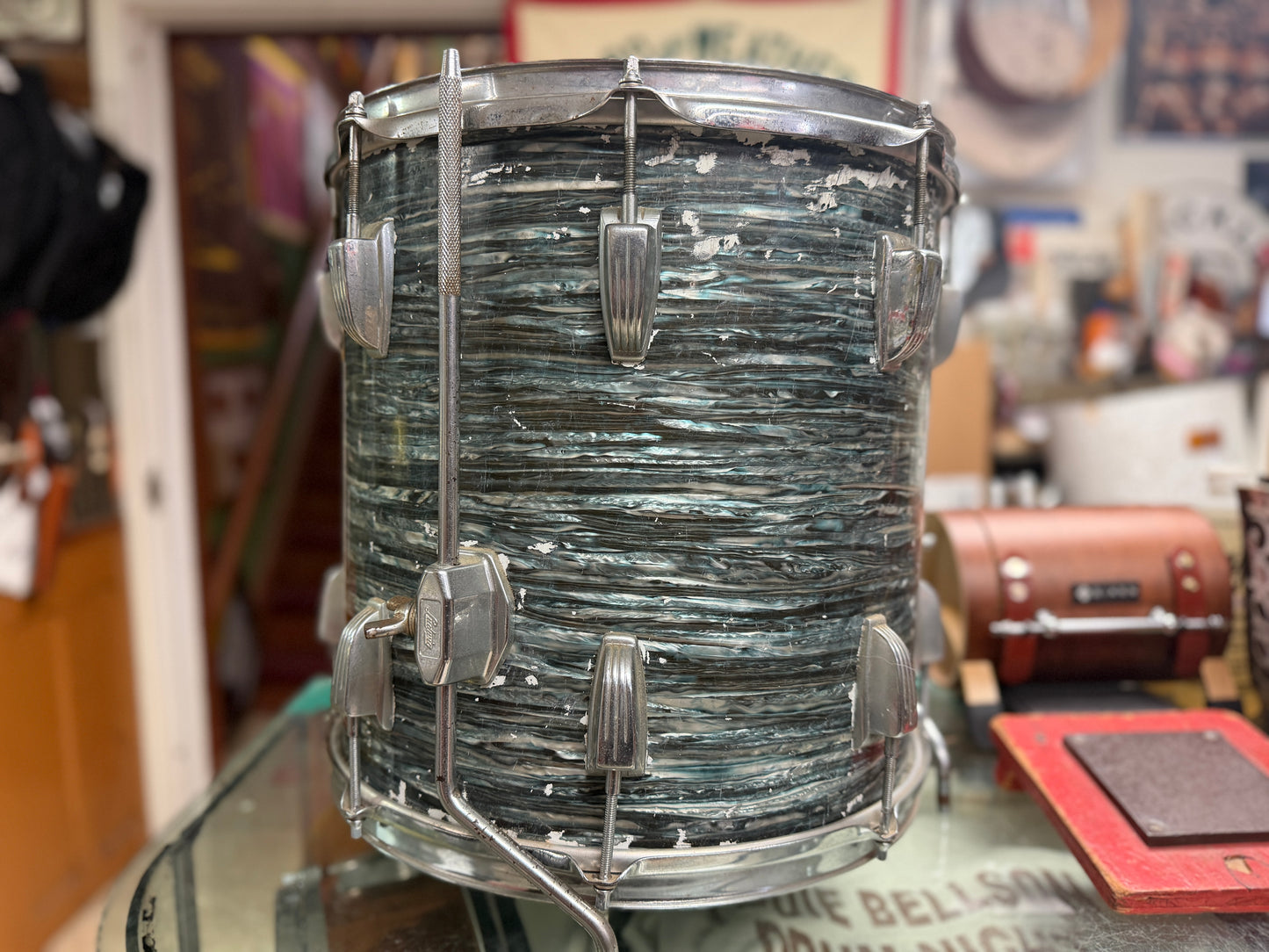 1960s Ludwig 14x14 Floor Tom in Oyster Blue Pearl