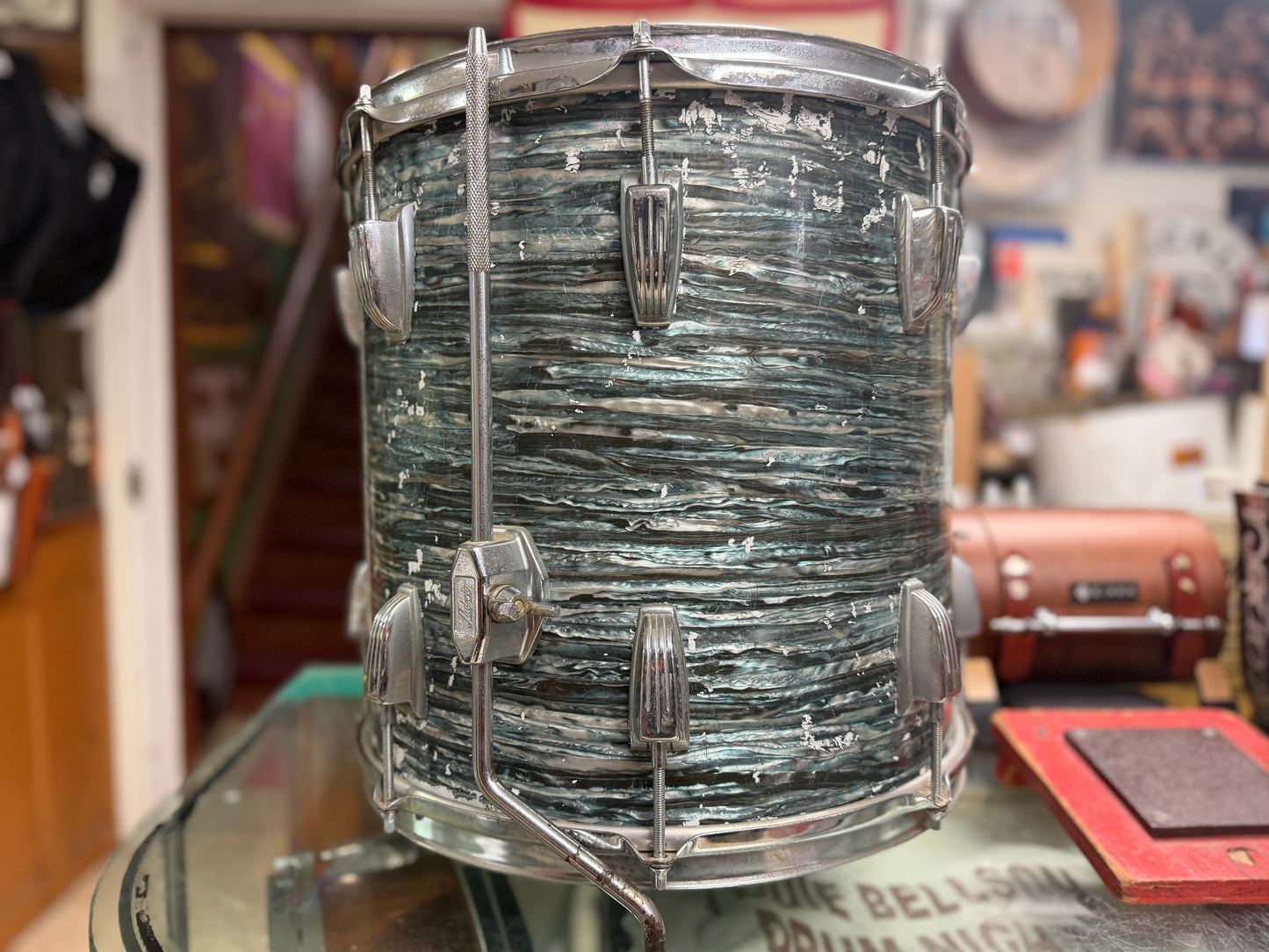 1960s Ludwig 14x14 Floor Tom in Oyster Blue Pearl