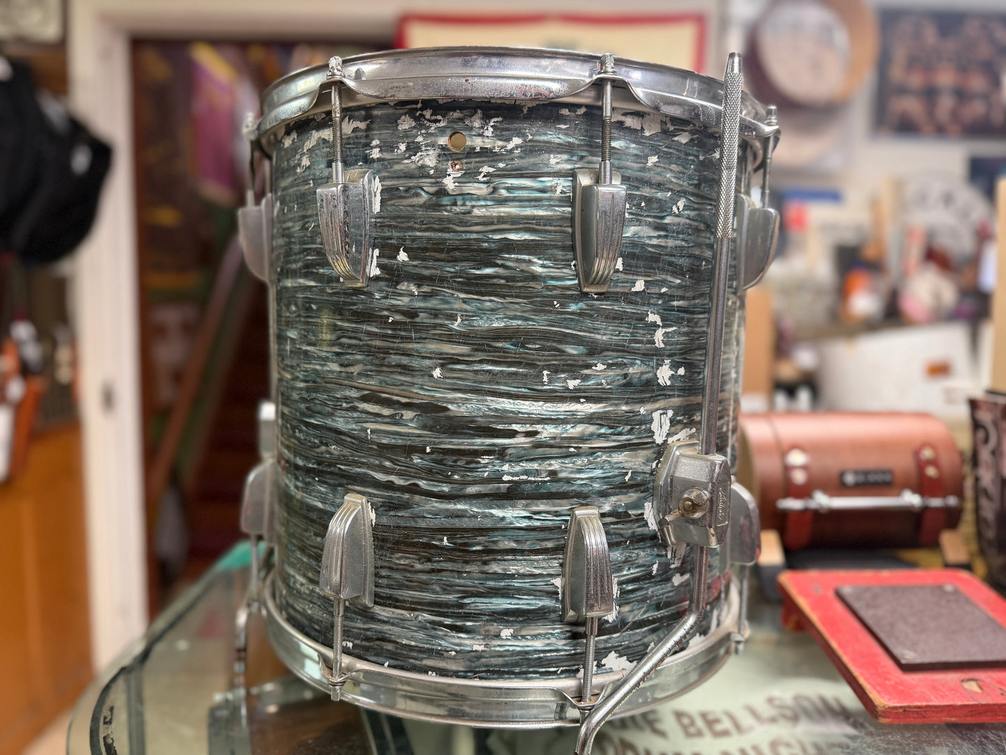 1960s Ludwig 14x14 Floor Tom in Oyster Blue Pearl