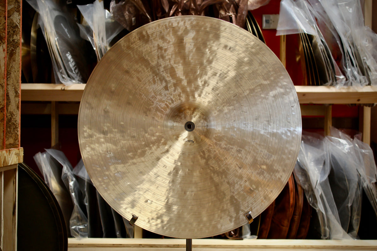 Timothy Roberts 22" Landmark Ride 2409g