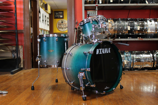 Tama Starclassic Walnut Birch Outfit in Satin Sapphire Fade 14x20 8x12 14x14