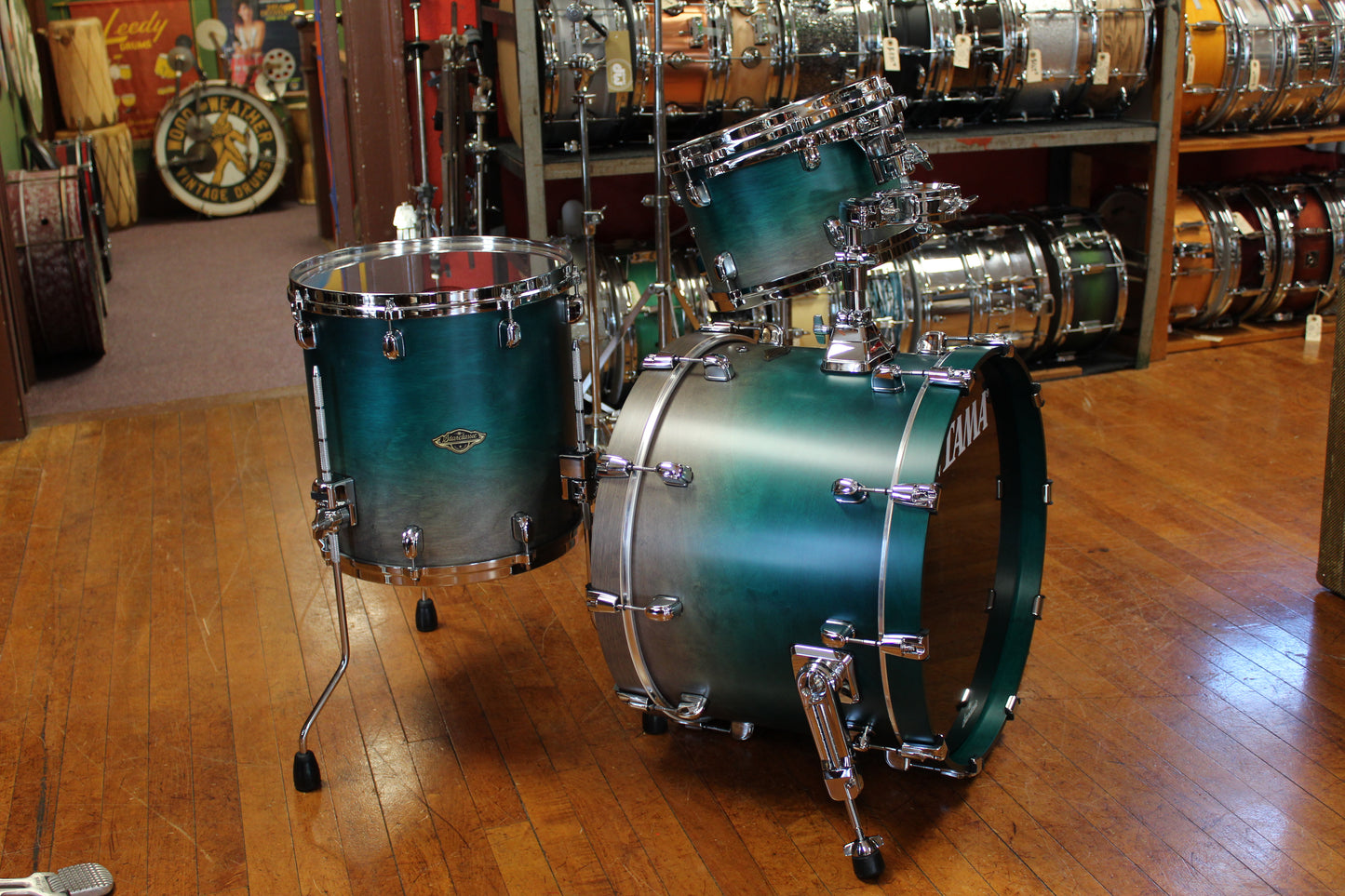 Tama Starclassic Walnut Birch Outfit in Satin Sapphire Fade 14x20 8x12 14x14