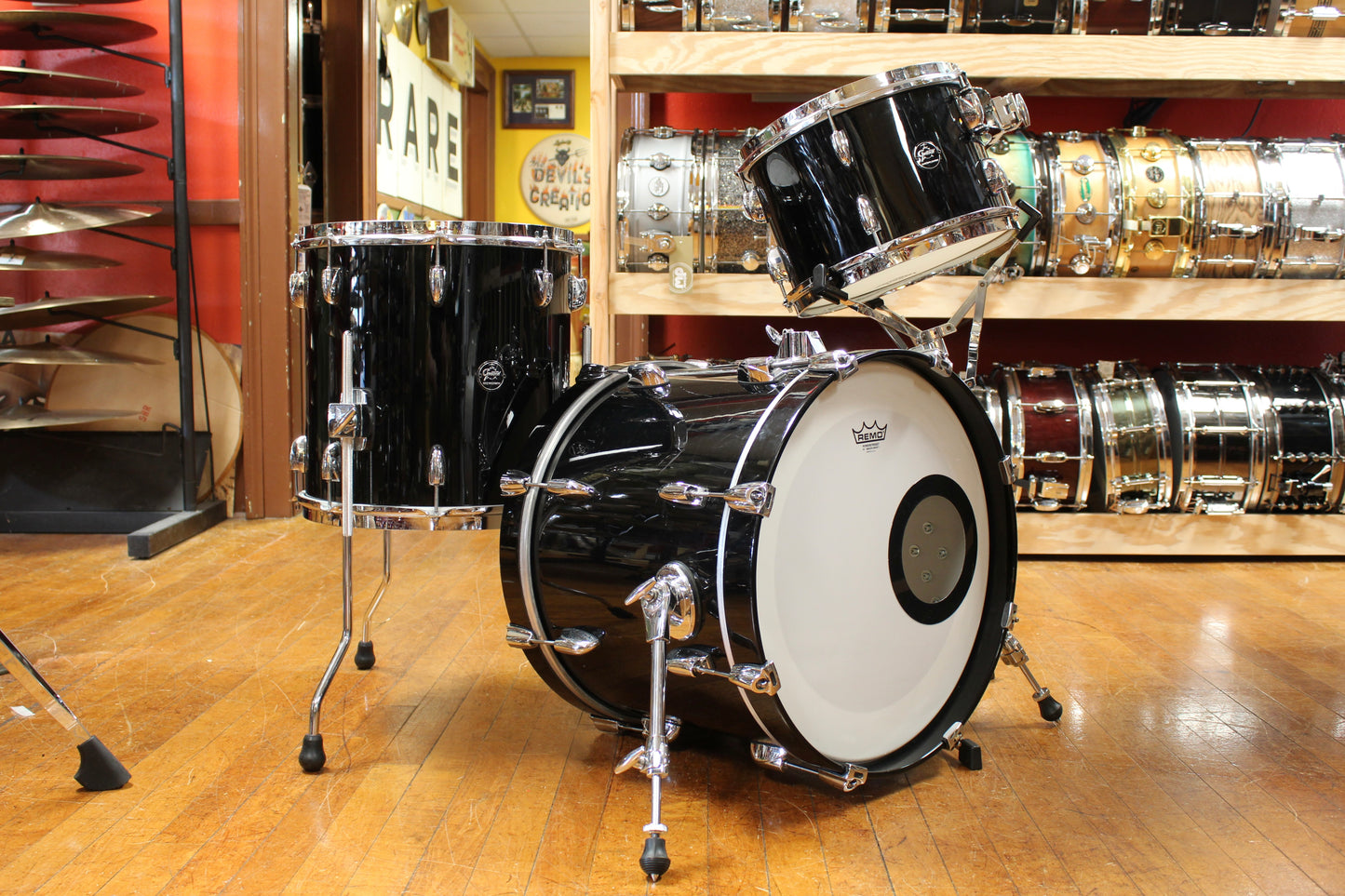Gretsch Renown Outfit in Black Lacquer 14x18 8x12 14x14