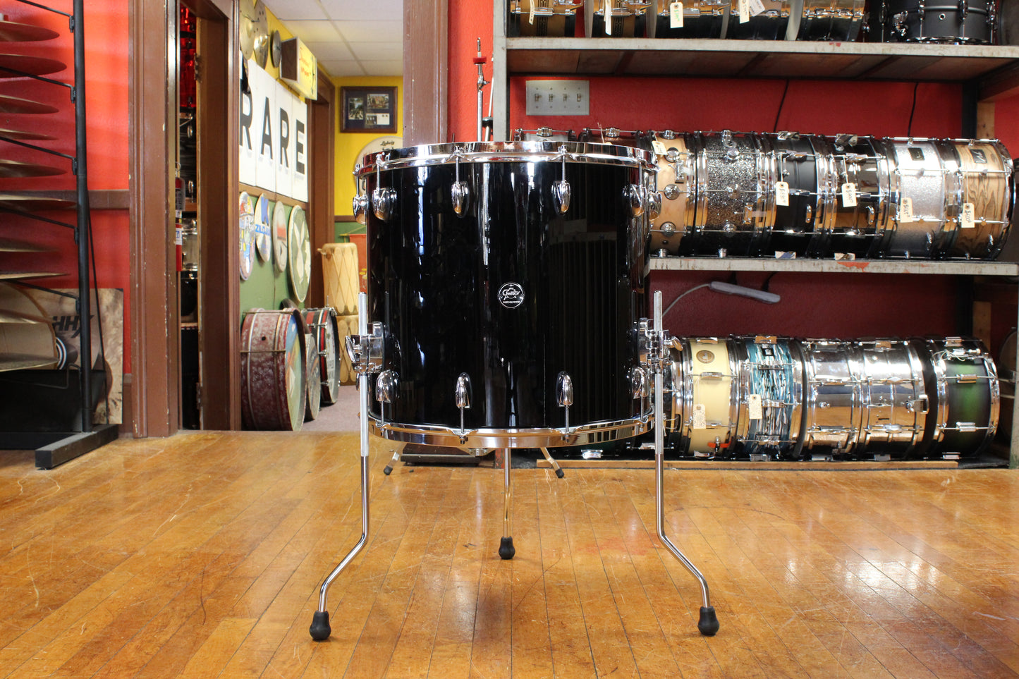 Gretsch 16x18 Renown Floor Tom in Black Lacquer