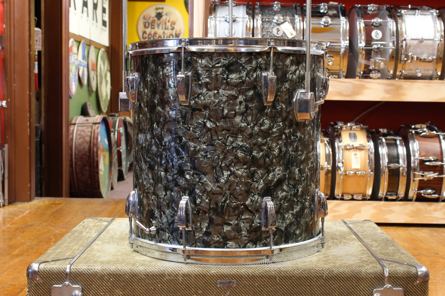 1960s Ludwig Super Classic Outfit in Black Diamond Pearl 14x22 9x13 16x16
