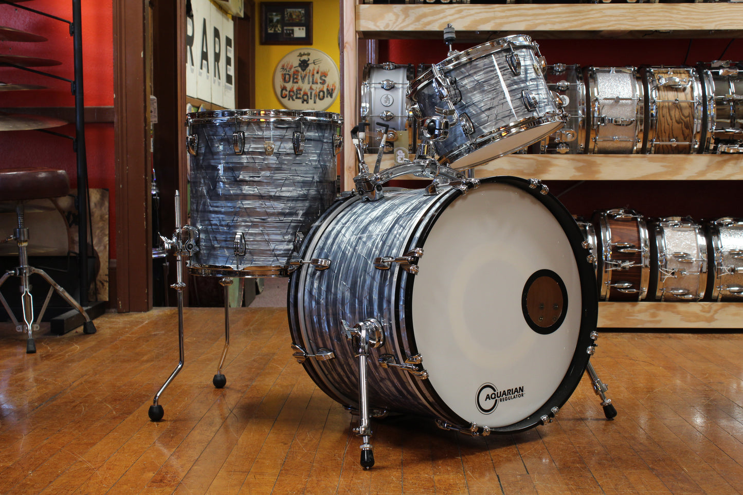 Ludwig Classic Maple Outfit in Sky Blue Pearl 14x20 8x12 14x14