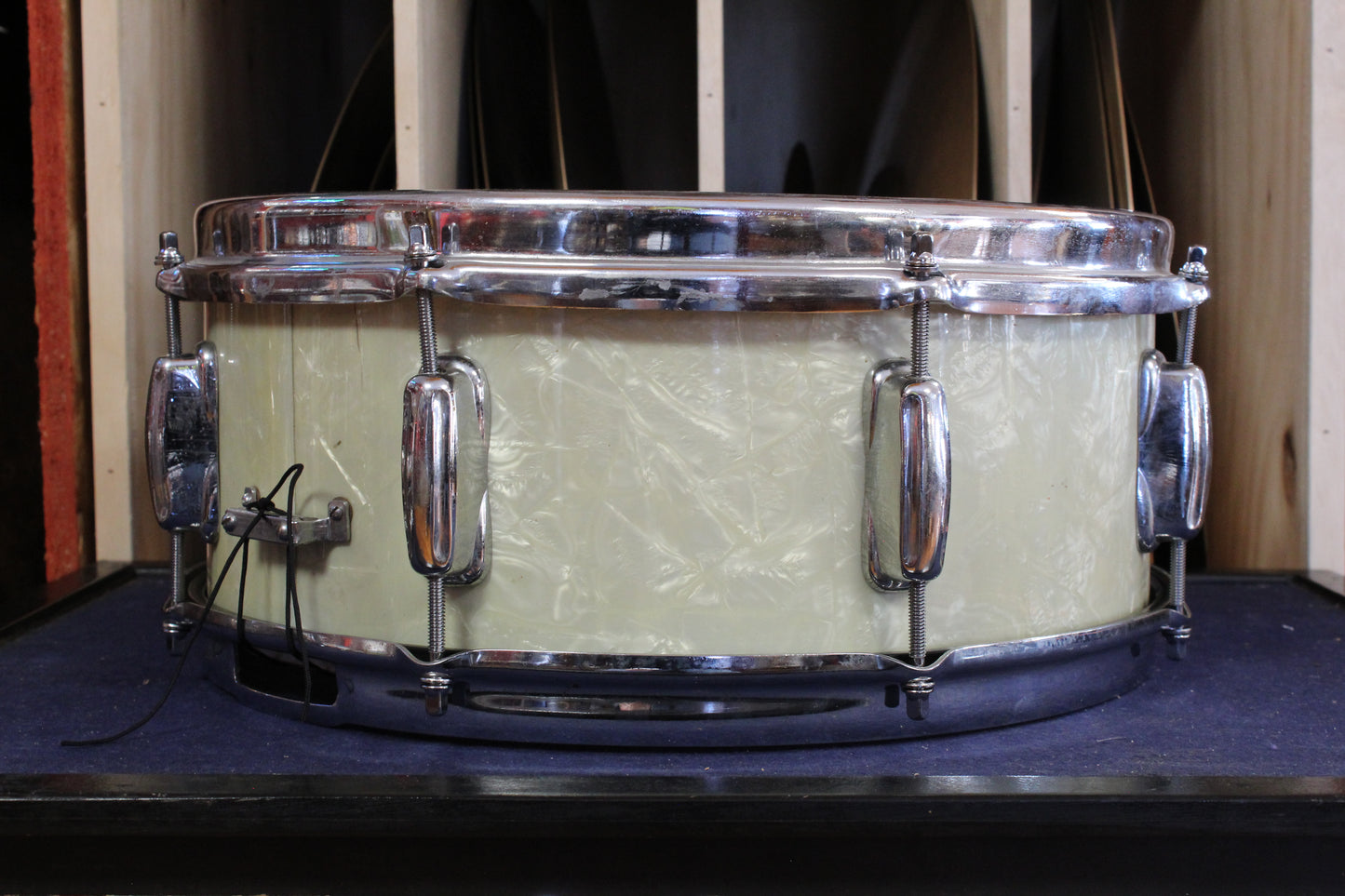 1960s Slingerland 5.5x14 Hollywood Ace Model Snare Drum in White Marine Pearl