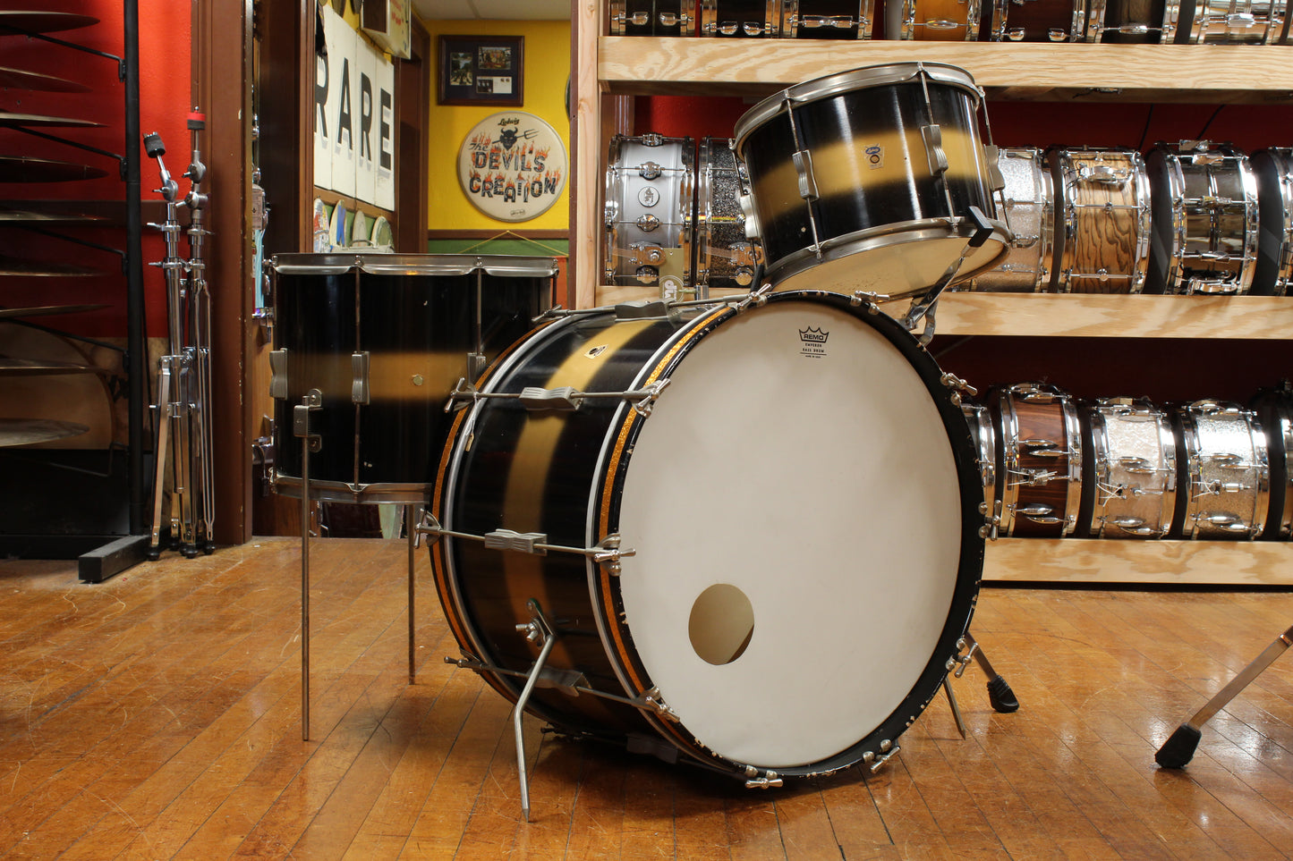Early 1960s Ludwig Deluxe Club Date Outfit in Black and Gold Duco 14x22 9x13 12x15