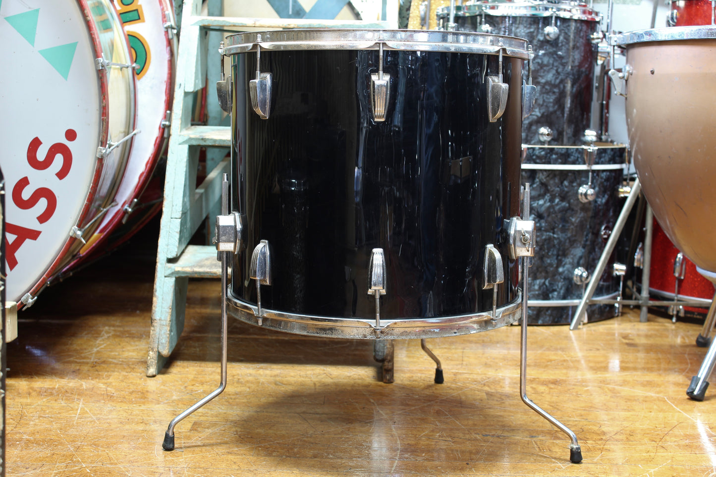 1960's Ludwig 16"x18" Floor Tom in Black (Rewrap)