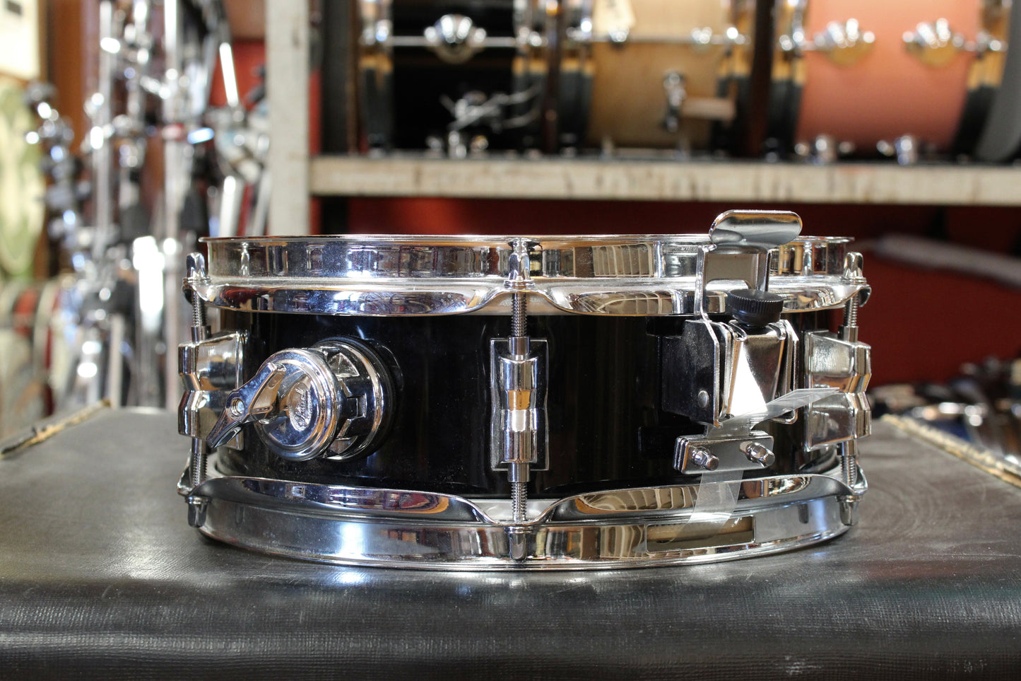 Pearl 4x10 M-80 Snare Drum in Black