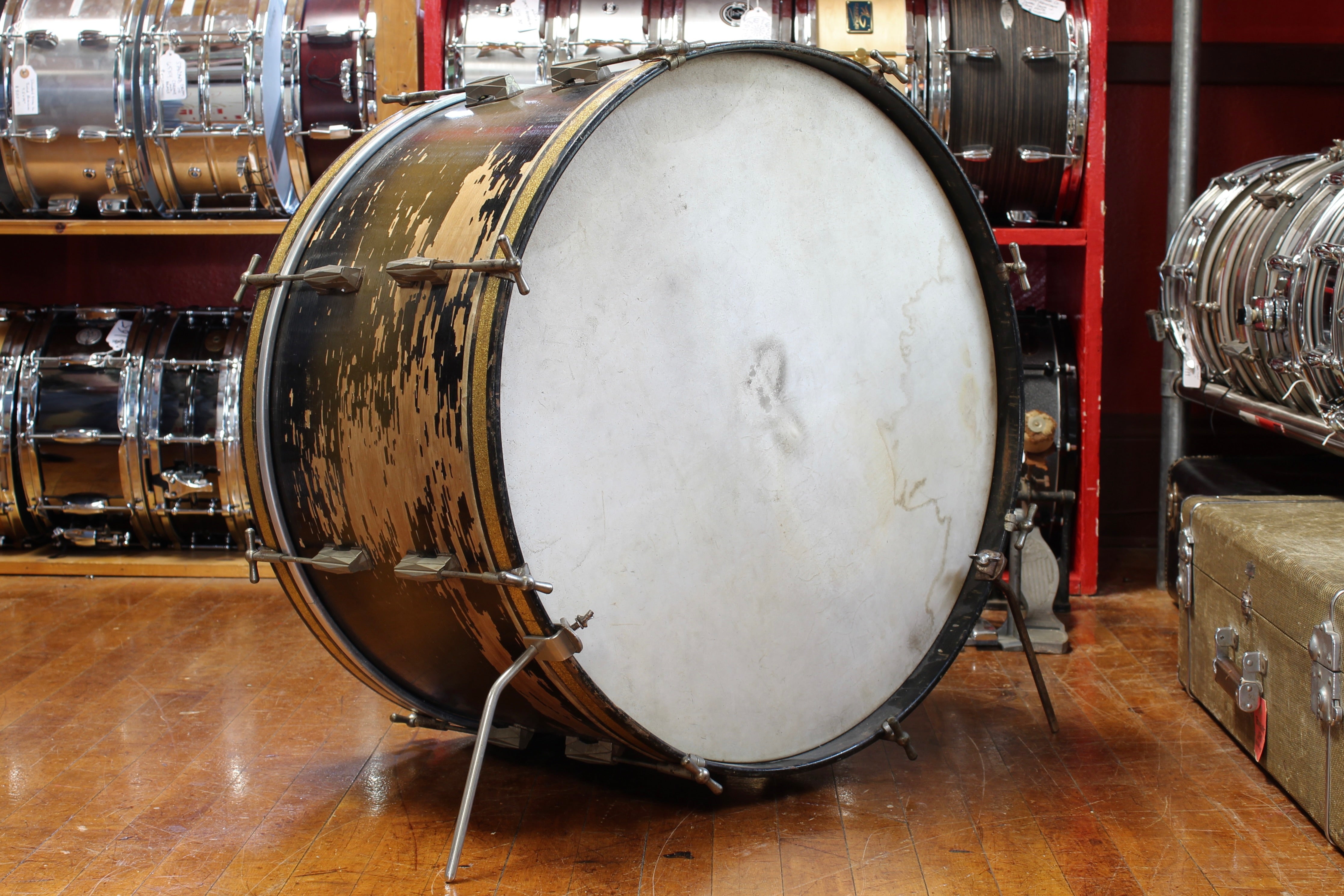 Drum Lencana Bulat Gretsch tahun 1950-an dipasangDrum Lencana Bulat Gretsch tahun 1950-an dipasang  