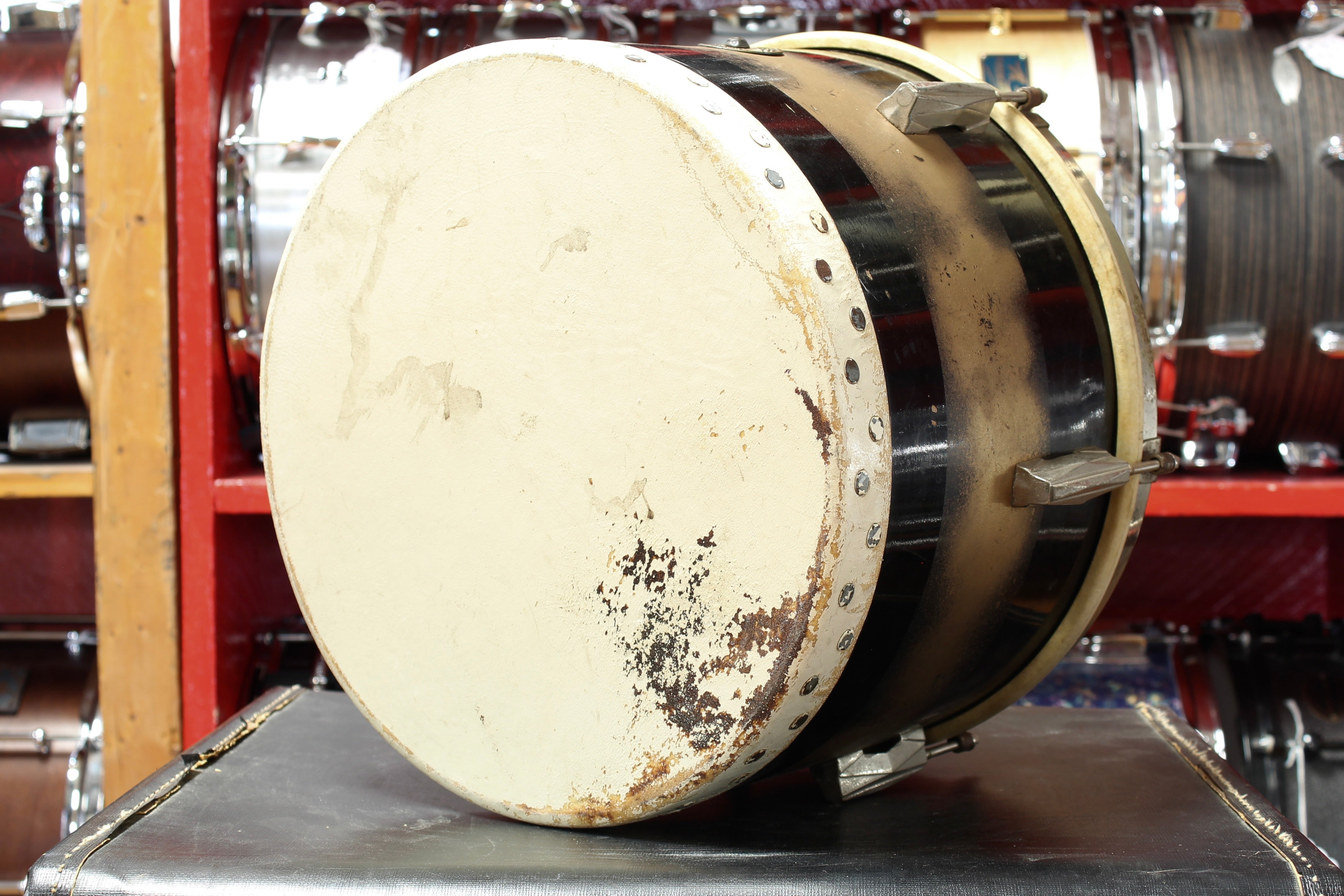 Drum Lencana Bulat Gretsch tahun 1950-an dipasangDrum Lencana Bulat Gretsch tahun 1950-an dipasang  