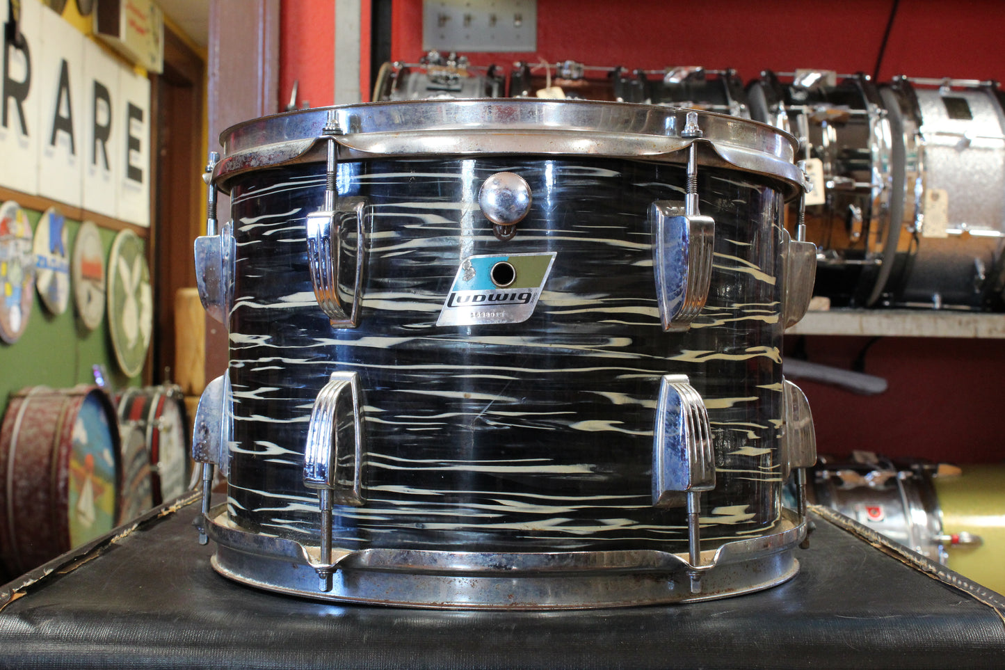 1970 Ludwig 9x13 Tom in Black Oyster Pearl
