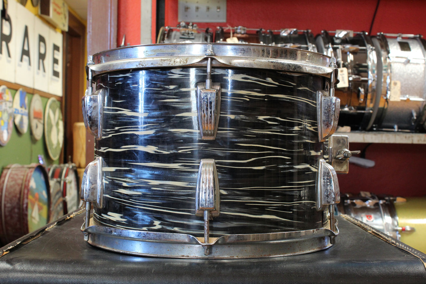 1970 Ludwig 9x13 Tom in Black Oyster Pearl