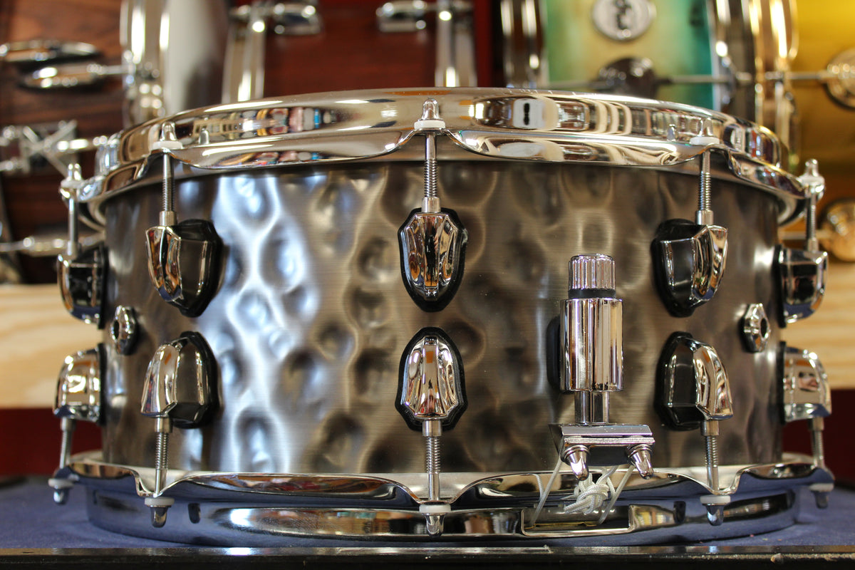 Mapex 6.5x14 Black Panther Persuader Hammered Brass Snare Drum