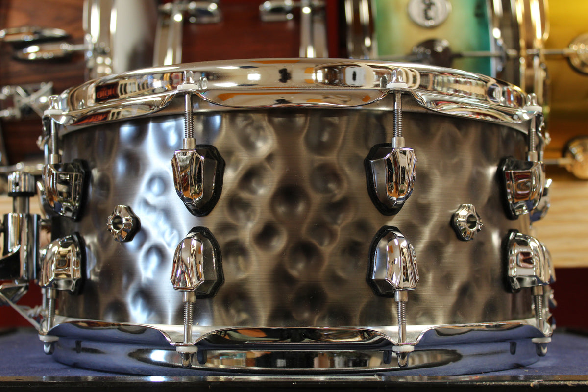 Mapex 6.5x14 Black Panther Persuader Hammered Brass Snare Drum