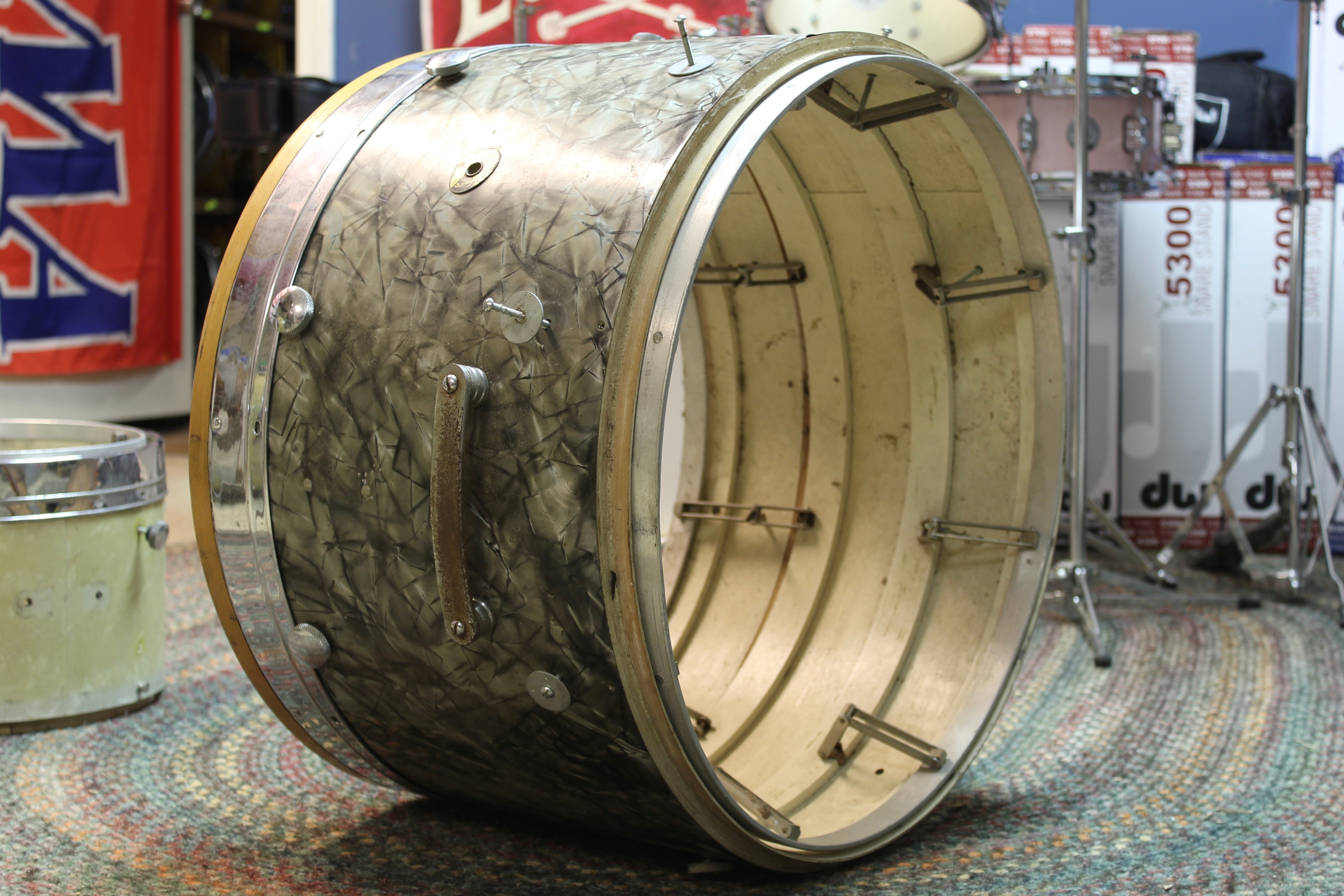 Leedy deals bass drum