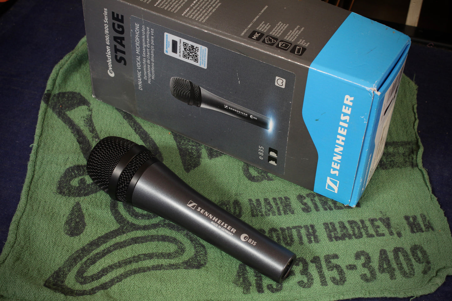 Sennheiser e835 Handheld Cardioid Dynamic Vocal Microphone - Used
