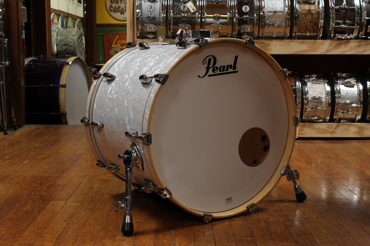 Pearl Professional Series Outfit in White Marine Pearl 18x22 8x10 8x12 9x13 16x18 16x16