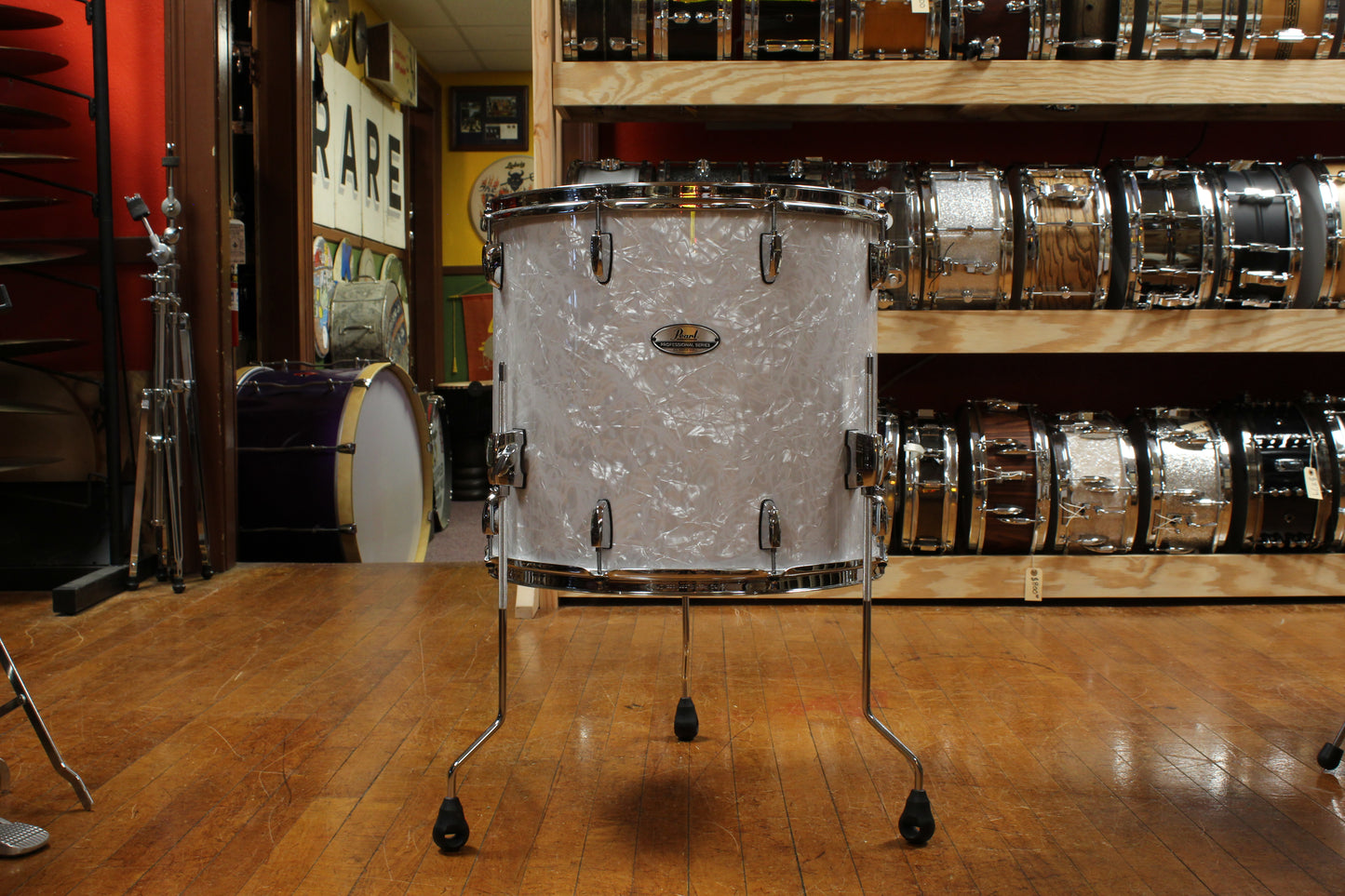 Pearl Professional Series Outfit in White Marine Pearl 18x22 8x10 8x12 9x13 16x18 16x16
