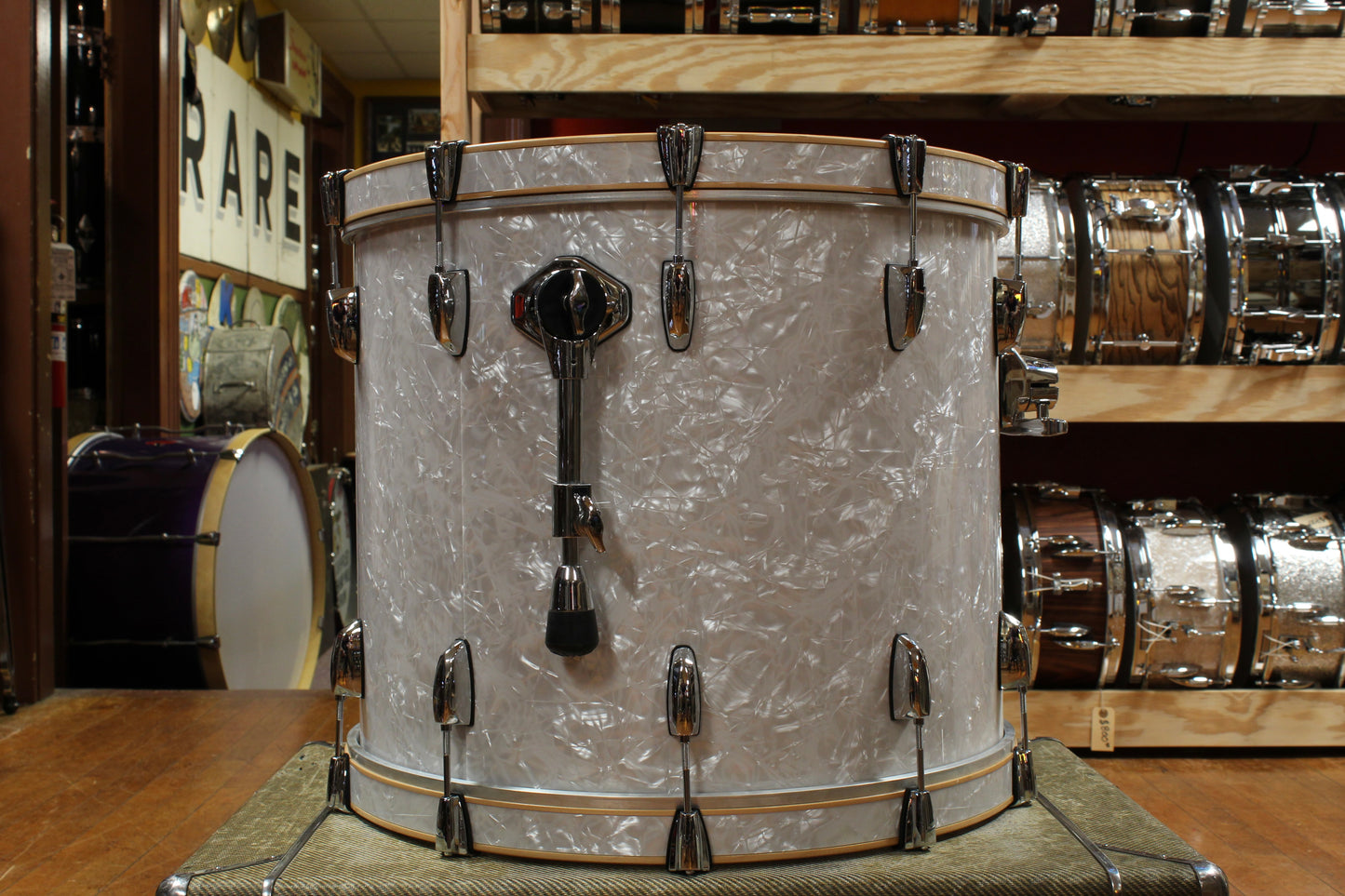 Pearl Professional Series Outfit in White Marine Pearl 18x22 8x10 8x12 9x13 16x18 16x16