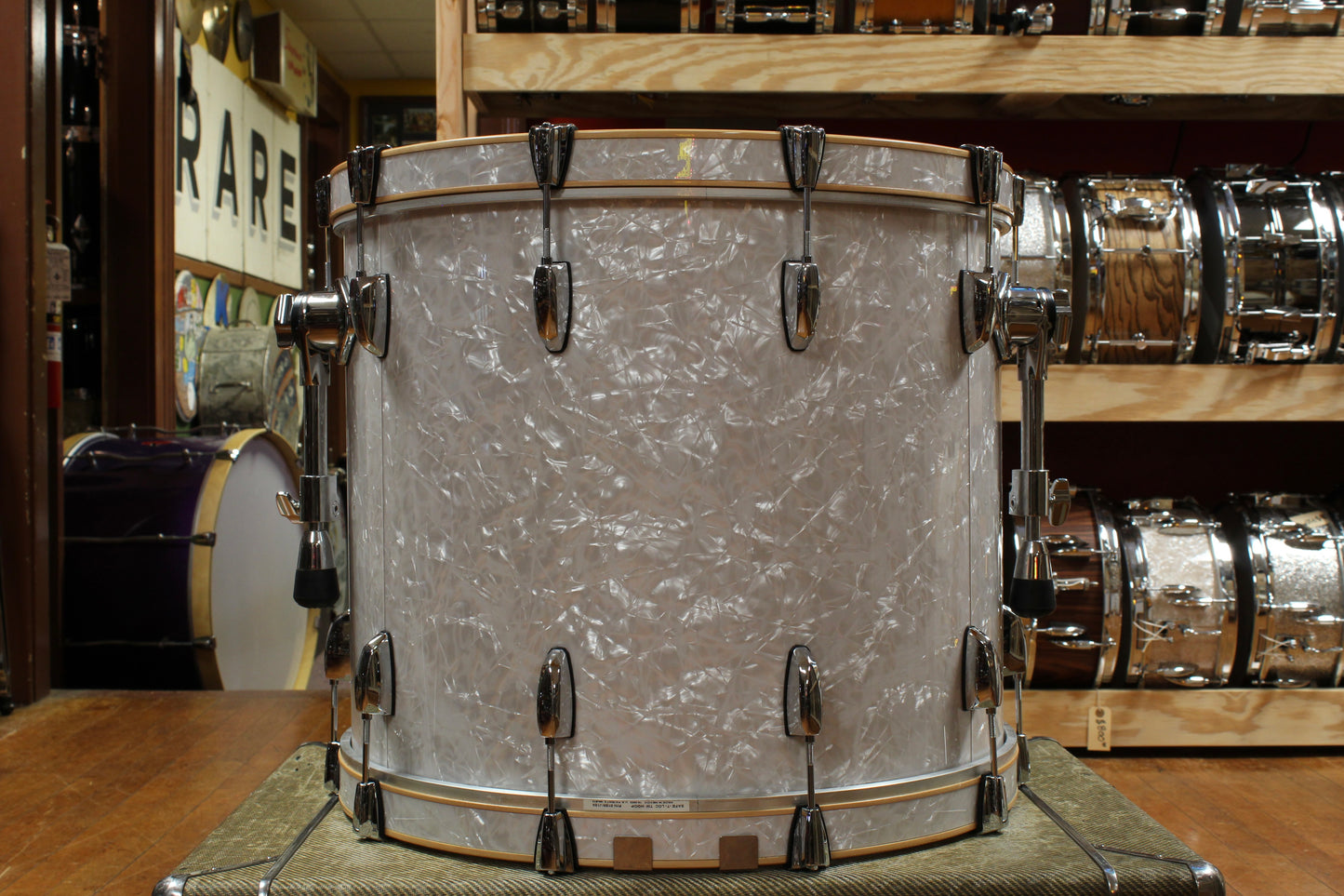Pearl Professional Series Outfit in White Marine Pearl 18x22 8x10 8x12 9x13 16x18 16x16